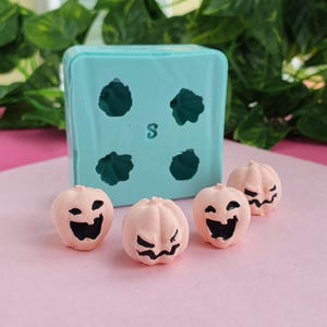 4 pcs Pumpkin with Funny Face 3D Mold, 2 cm, for Epoxy Resin, Polymer Clay, Wax, Soap, Plaster...