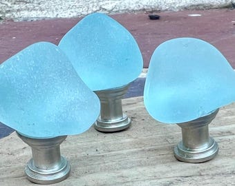 Puxadores de espuma de vidro marinho, puxadores náuticos, puxadores de vidro marinho, puxadores azul-claro, decoração costeira, design costeiro, design náutico, casa de praia, faça você mesmo