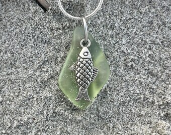 Vidro marinho UV, vidro marinho de urânio, colar de vidro marinho UV, joias de urânio, vidro UV, vidro de urânio, vidro brilhante, vidro marinho de urânio