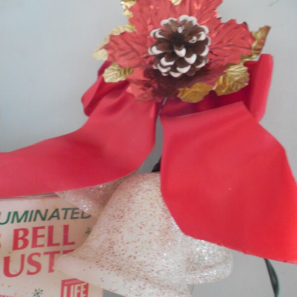 Vintage Noma Illuminated 3 Bell Cluster....Glitter Christmas Light...Original Box