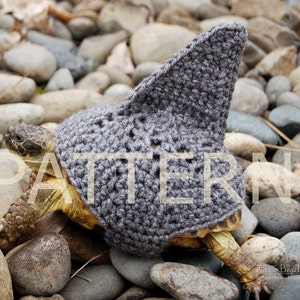 PATTERN for shark fin cozy for tortoises image 1