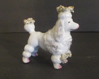 #998 Approx Unmarked Vintage ivory spaghetti ceramic begging poodle 5 12 tall
