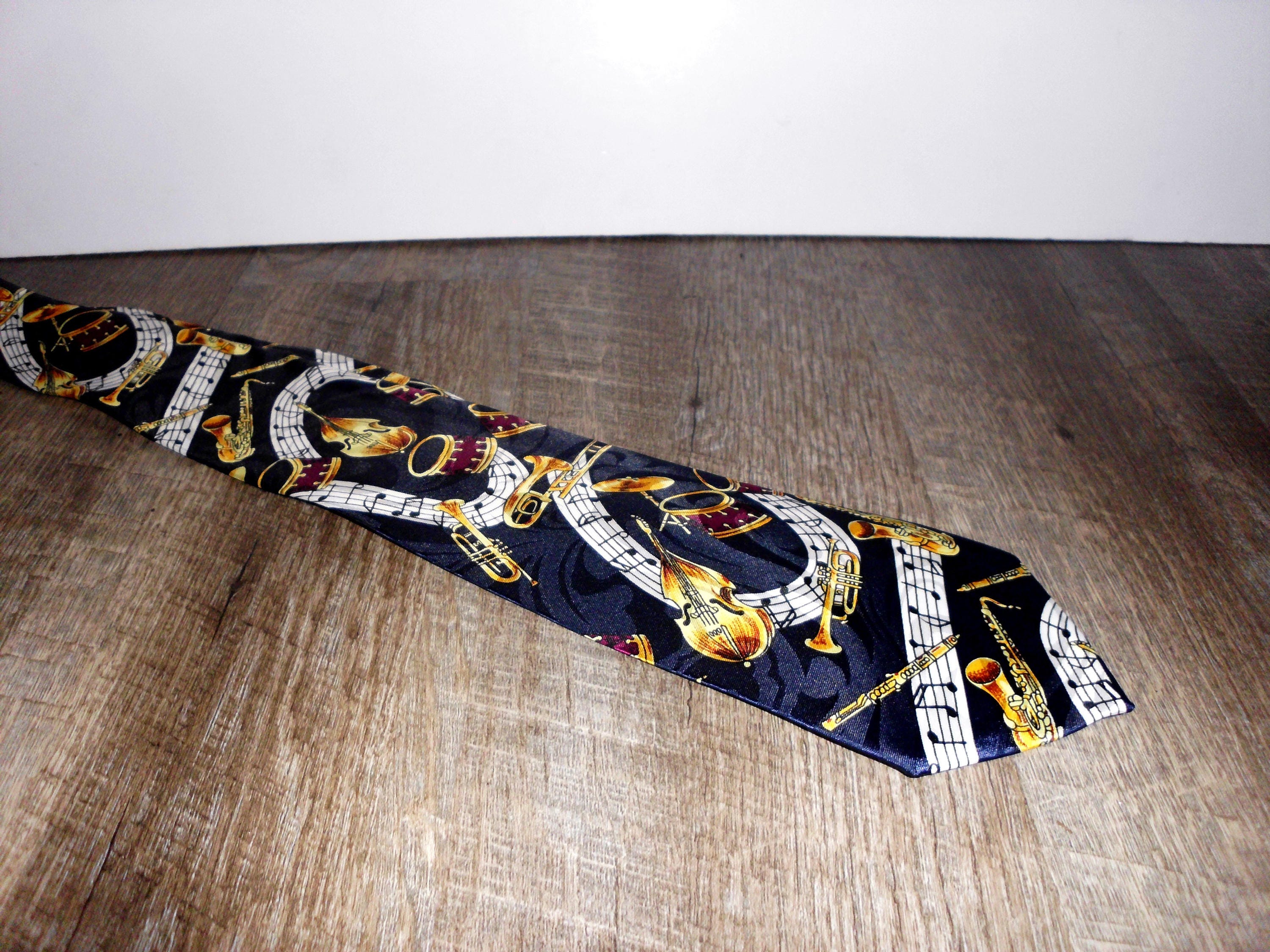 DRUMS ON BLACK NEW NOVELTY TIE