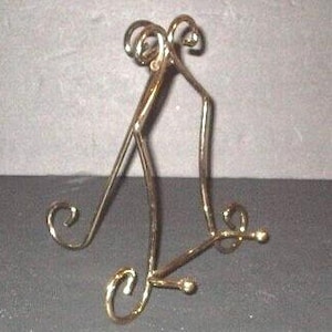 Brass wire Easel Stand / Metal Wire Tabletop Art Display, 7 1/2&quot; tall, Brass Decor