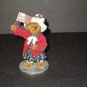 Eleanore Bearsevelt God Bless America, 4 1/4&quot; tall, Boyds Bear Figurine, Limited Edition, 2001