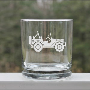 Engraved Jeep Whiskey Glass – Custom Rock Glass, Etched Jeep Design, Perfect Gift for Jeep Lovers, Personalized Whiskey Tumbler
