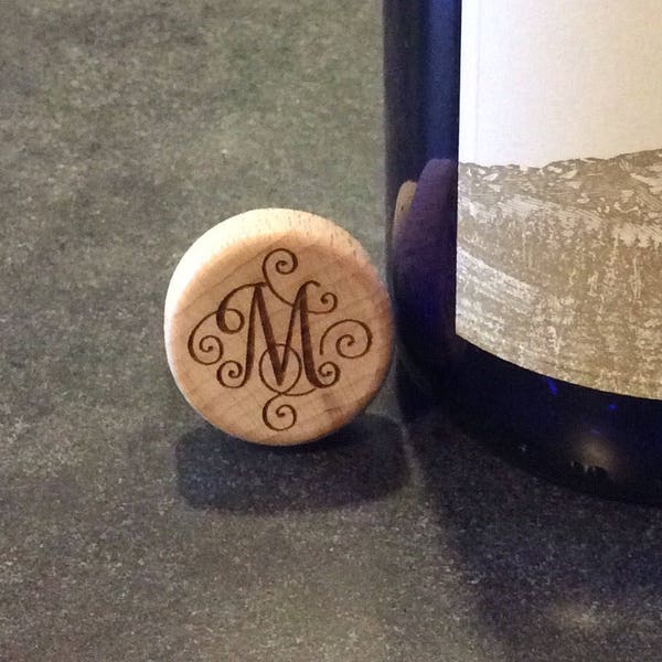 Engraved Wood Wine Stopper, wooden wine stopper, Last Name Initial, Wedding