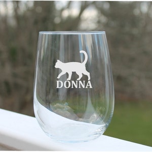 Personalized Etched Stemless Wine Glass - Cat Lover Gift - Cat Design Wine Glass