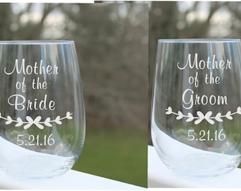 etched wedding Wine Glass, Mother of the Bride Stemless Wine Glass, Custom Wine Glass