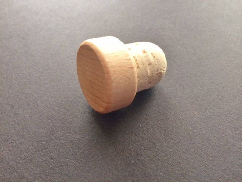 Engraved Wood Wine Stopper, wine cork, wooden wine stopper, Last Name Initial, Wedding, Bridal Shower, engraved wine stopper, wood bottle st image 2