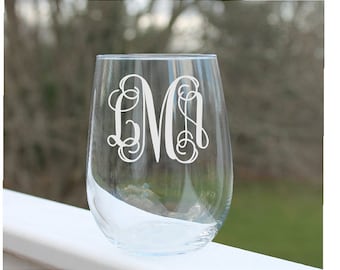 etched wine glass, personalized wine glass, monogram wine glasses, bridesmaid gift