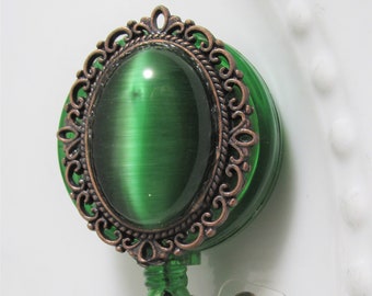 Oeil De Chat Vert Emeraude Cabochon Gemme Badge Pull Etsy Oeil De Chat Vert Emeraude Cabochon Gemme Badge Pull Etsy