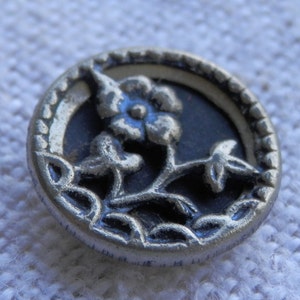 Vintage Flowers Picture Button