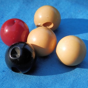 Vintage LG Bakelite  Ball Button