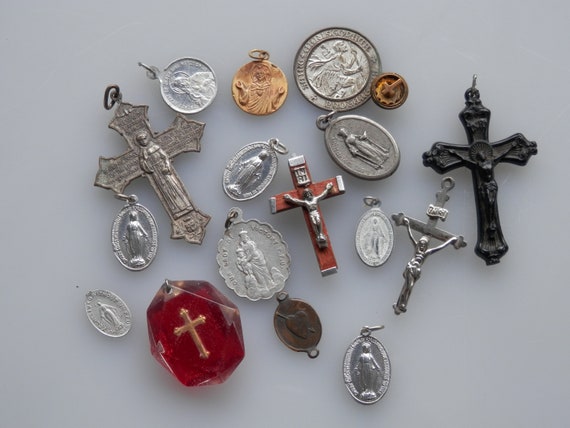 Vintage Religious Jewelry Lot - image 2