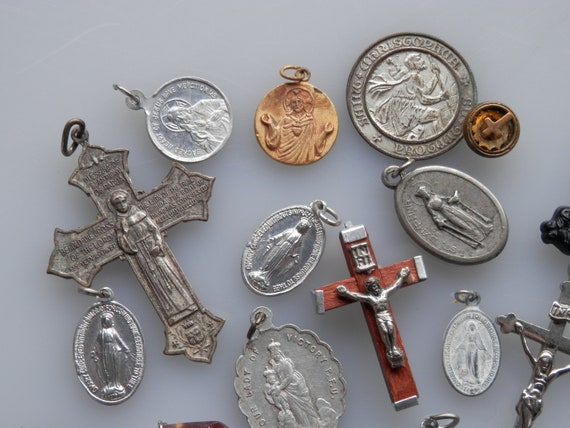 Vintage Religious Jewelry Lot - image 5