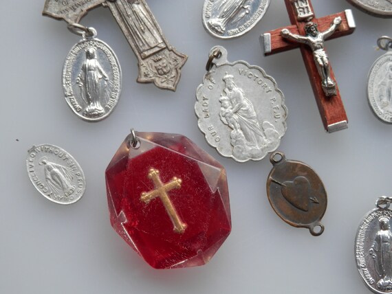 Vintage Religious Jewelry Lot - image 3