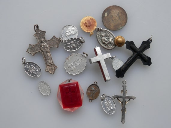Vintage Religious Jewelry Lot - image 6