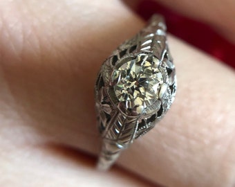 Vintage 18k White Gold Filigree Dome Diamond Ring