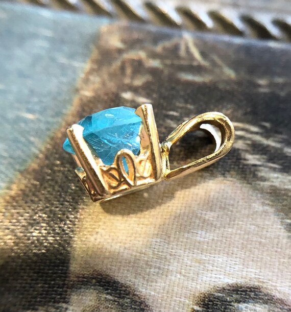 Antique 14k Yellow Gold Apatite Pendant - image 3