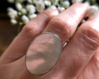 Vintage Silver Mother of Pearl Ring