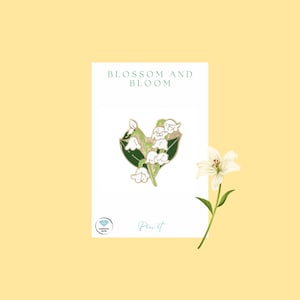 Magnifique insigne émaillé Lys blanc : floraison et floraison