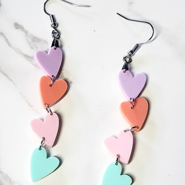 Candy Heart Tiered Heart Earrings / Día de San Valentín / Pendientes del Día de San Valentín / Pendientes cortados con láser