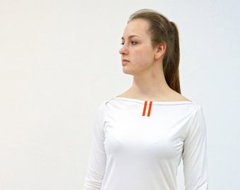 T-SHIRT No.7 with 3/4 sleeves, boat neck, screen print in different colors