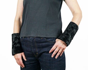 FUR CUFFS in black or white, Fake Fur
