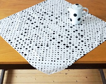 TABLE LINEN "POINT" made of organic cotton batiste, white black