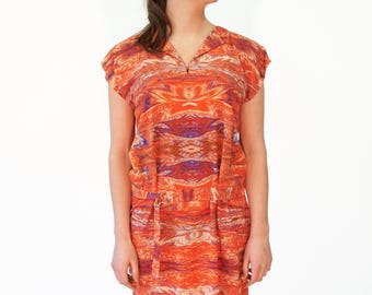 ART-DÉCO DRESS Tunic with belt, marbling