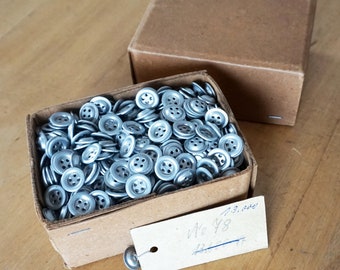 VINTAGE METAL BUTTONS From 1930s/1940s 2-hole 4-hole Silvery