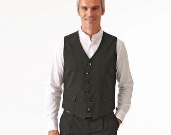 MAN VEST with pockets in different colors