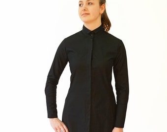 Long tailored blouse with high stand-up collar and hidden buttons in white, turquoise blue and black