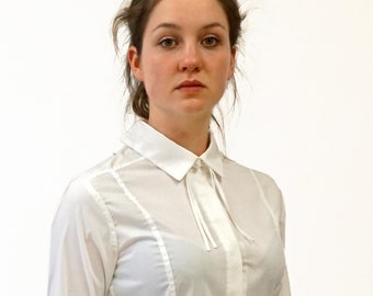LONG WAISTED BLOUSE with Chinese button and hidden buttons in white and black