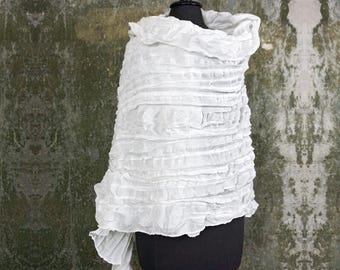 PLEATED SCARF for wedding and engagement, white Plissee, crashed