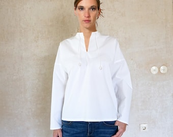 CIMONO BLOUSE with stand-up collar and posament-closure