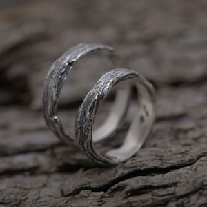 Tree bark silver wedding band set, Rustic his & hers old olive family tree rings, 5mm wide, BE170