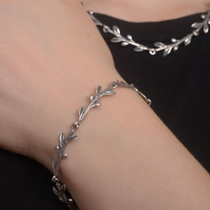 Armband med olivträdskvist, konstnärligt armband i sterlingsilver med gren, BA302