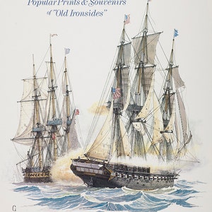 Peut inclure: Une estampe vintage représentant des voiliers en mer. Le texte "HUZZAH! for CONSTITUTION" et "Popular Prints & Souvenirs of 'Old Ironsides'" est inclus. L'estampe comprend également les dates et lieux d'exposition.