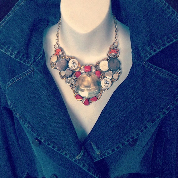 Modern Art Deco bib necklace, boho bib necklace with Coral Pearl Mother of Pearl beads, artistic design, her Art Deco necklace, real chic