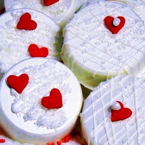 Chocolate Covered Oreo Cookies Valentines Oreo Favors ~ Valentines Day ~ Favors For Weddings ~ Valentines Candy Hearts ~ Chocolate Heart