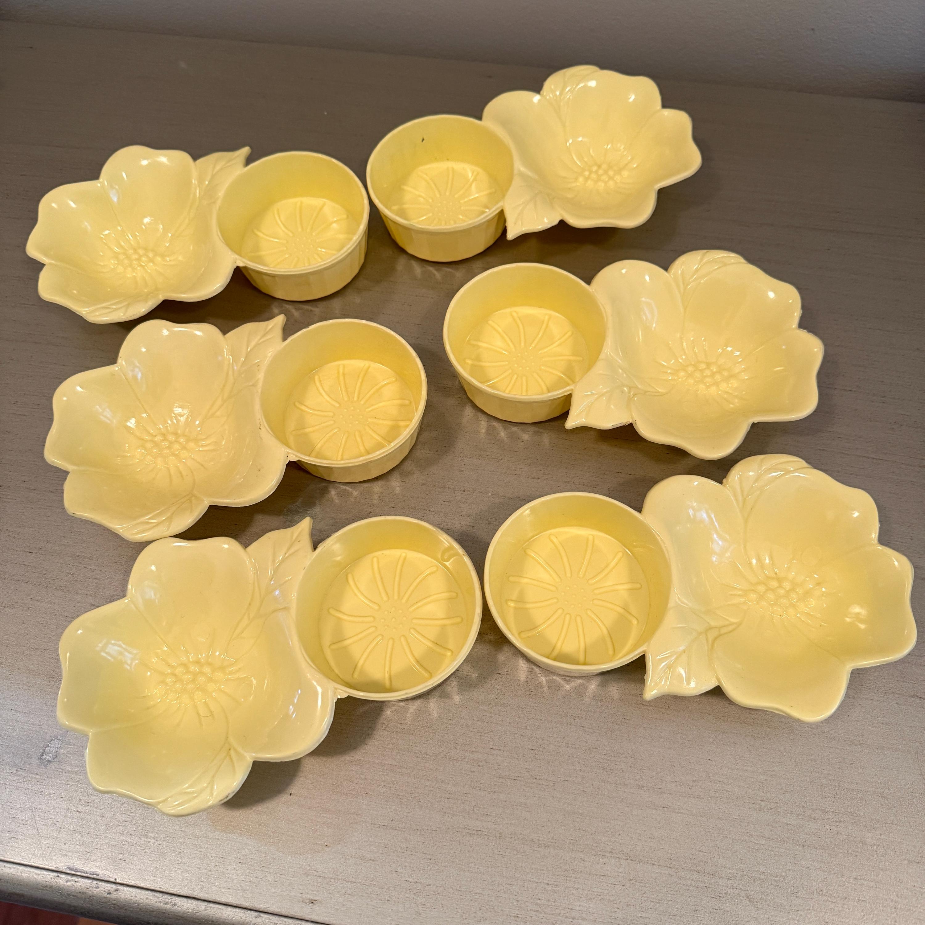 Vintage Hofmann Industries Plastic Hibiscus Flower Snack Dishes - Etsy