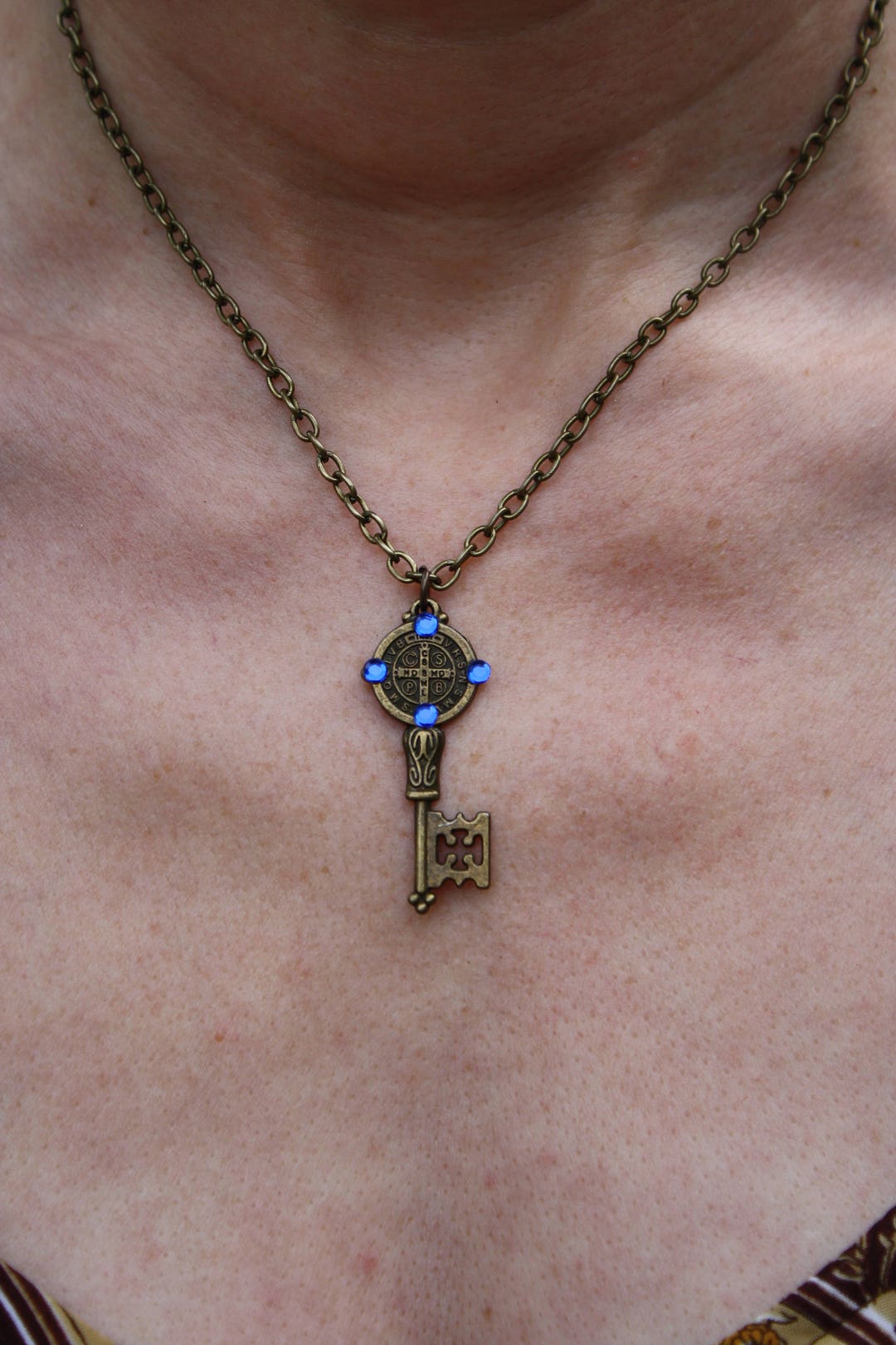 Pack De 10 Colgantes De Metal San Benito Con Cruz - Para DIY Joyería Religiosa, Collares Y Llaveros | Aleación De Zinc