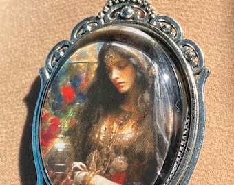 Prachtige fijne Maria Magdalena hanger, perfect en mooi katholiek geschenk, heel gedetailleerd en fijn Maria Magdalena juweel