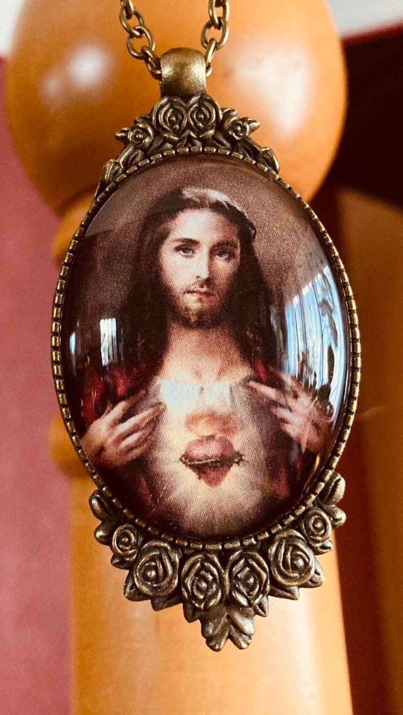 Jesus Christ Sacred Heart Pendant Jesus Necklace Gift Etsy