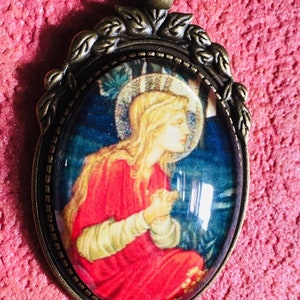 Mary Magdalene, Mary Magdalene pendant, divine feminine, the Goddess, gift for her, gift for mom, FREE SHIPPING