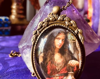 Prachtige fijne Maria Magdalena hanger, perfect en mooi katholiek geschenk, heel gedetailleerd en fijn Maria Magdalena juweel