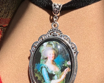 Luxurious velvet Marie-Antoinette choker, 18th century rich jewelry, realistic quality costume jewelry, gorgeous historical cameo pendant