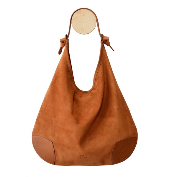 Brun cognac pour Mia grand sac daim minimaliste